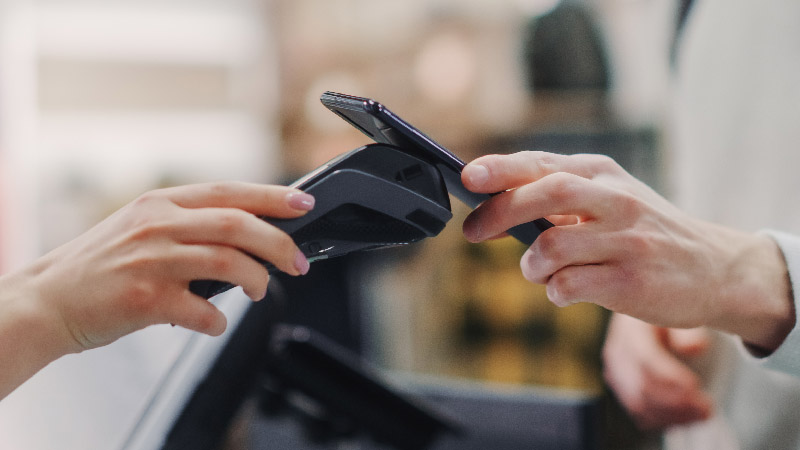 Visa contactless payment with a smartphone